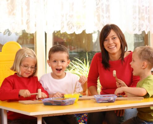 Kindergartenassistenz NachmittagsbetreuerIn KinderbetreuerIn - Ausbildung Kinderbetreuung Wien Niederösterreich